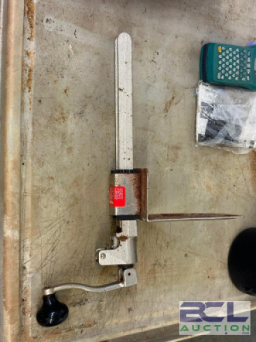 TABLE MOUNTED CAN OPENER