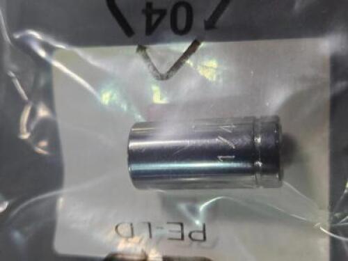 DESCRIPTION: (12) 8 POINT DEEP WELL SOCKETS BRAND MODEL WESTWARD 20HW62 SIZE: 1/4" RETAIL$: $63.00 QTY: 12
