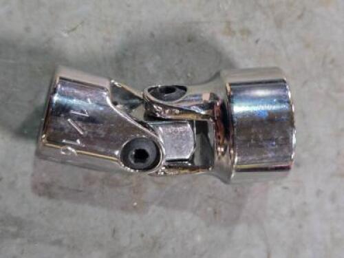 DESCRIPTION: (6) FLEX SOCKETS 3/8" DRIVE BRAND MODEL WESTWARD 10E899 SIZE: 11/16" RETAIL$: $45.60 QTY: 6