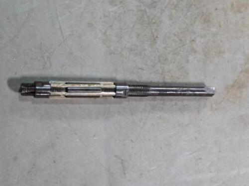 DESCRIPTION: (6) ADJUSTABLE BLADE HAND REAMERS BRAND MODEL WESTWARD 4LGR6 SIZE: 7/16" MIM; 15/32" MAX RETAIL$: $152.50 QTY: 6