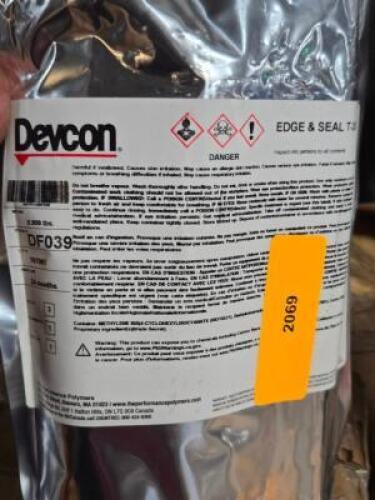 DESCRIPTION: (4) EDGE SEAL T-35 BRAND/MODEL: DEVCON #359RL9 INFORMATION: 35 W, NOZZLE SIZE: 400 ML RETAIL$: $620.20 QTY: 4