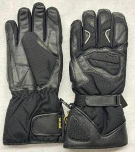 DESCRIPTION: KEVLAR PREMIUM RACING GLOVES SIZE: MEDIUM LOCATION: SR2 QTY: 1
