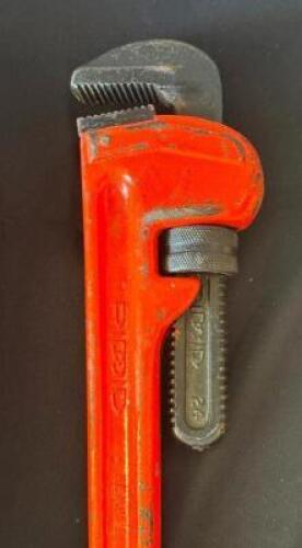 HEAVY DUTY PIPE WRENCH
