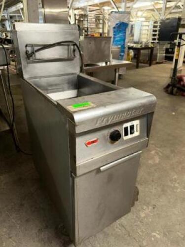 DESCRIPTION FRYMASTER 40 LB. GAS DEEP FRYER. NO BASKETS. BRAND / MODEL: FRYMASTER PMJ145ESD ADDITIONAL INFORMATION NATURAL GAS. LOCATION BAY 6 QTY 1