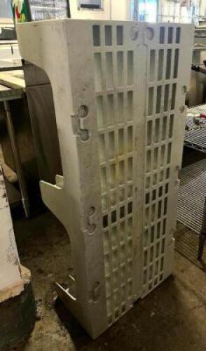 DESCRIPTION 60" GREY PLASTIC DUNNAGE RACK LOCATION BAY 6 QTY 1