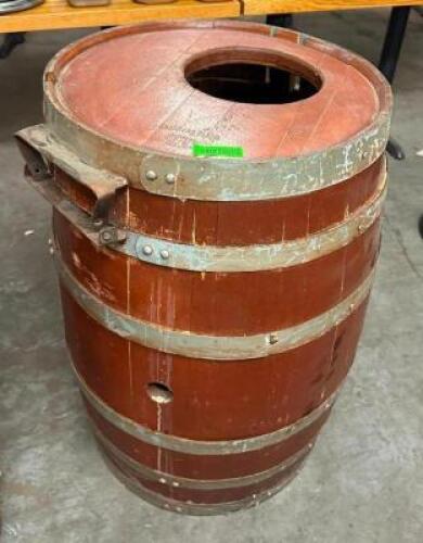 DESCRIPTION: BARREL TRASH BIN LOCATION: BAY 6 QTY: 1