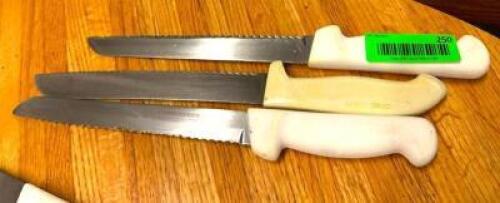 DESCRIPTION: (3) BREAD KNIVES BRAND/MODEL: DEXTER LOCATION: BAY 6 QTY: 3