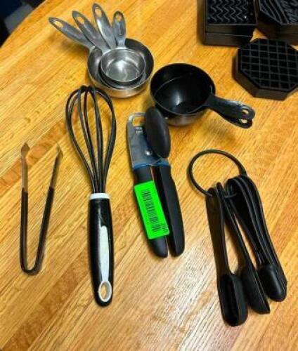 DESCRIPTION: ASSORTED KITCHEN UTENSILS AS SHOWN LOCATION: BAY 6 QTY: 1