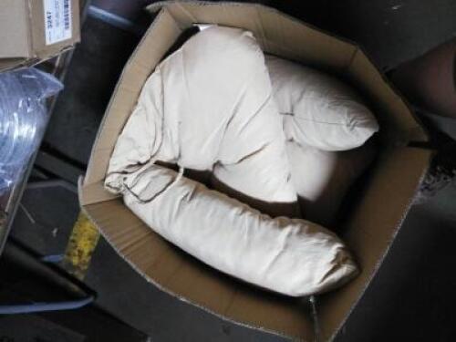 DESCRIPTION: (1) FUTON MATTRESSINFORMATION: CREAM, OFF WHITE, SEE INSPECTIONQTY: 1