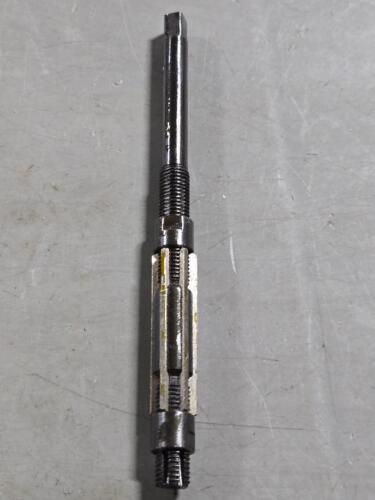 DESCRIPTION: (4) ADJUSTABLE BLADE HAND REAMERS BRAND MODEL WESTWARD 4LGR6 SIZE: 7/16" MIM; 15/32" MAX RETAIL$: $152.50 QTY: 4