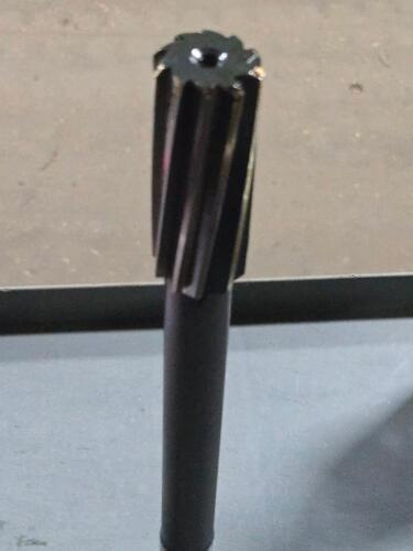 DESCRIPTION: (1) SP FL HSS CHUCKING REAMER BRAND MODEL VC 02310647 SIZE: 1" DIA RETAIL$: $82.50 QTY: 1