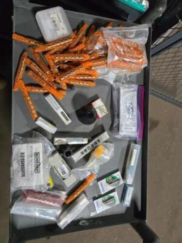 DESCRIPTION: (1) TRAY OF MISC ITEMS QTY: 1