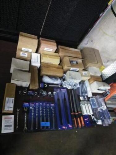 DESCRIPTION: (1) TABLE OF MISC HAND TOOLS AND ITEMS BRAND/MODEL: MANY INFORMATION: MUST COME INSPECT QTY: 1