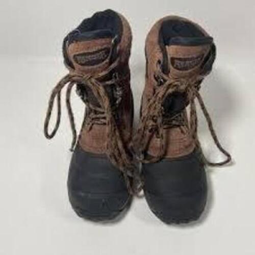 DESCRIPTION: (1) PAIR OF KIDS BOOTS BRAND/MODEL: RANGER INFORMATION: BROWN AND BLACK SIZE: SIZE 1 RETAIL$: $50.00 EA QTY: 1