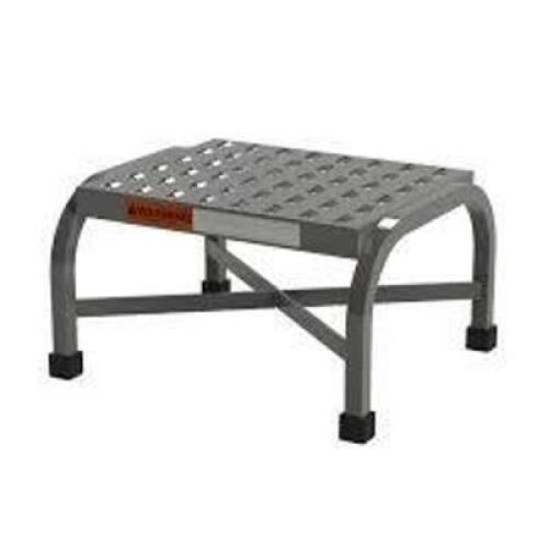 DESCRIPTION: (1) STEP STOOL BRAND/MODEL: TRIARC INFORMATION: GRAY, STEEL, PERFORATED STEP RETAIL$: $85.00 EA QTY: 1