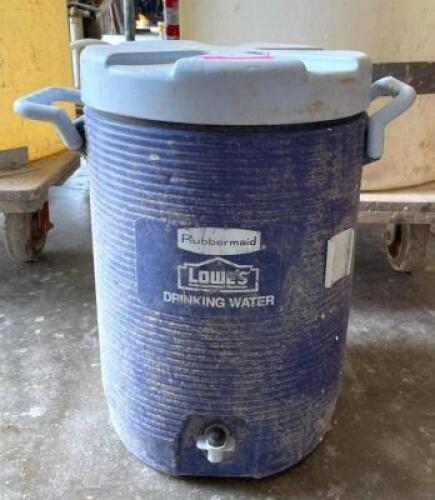 RUBBERMAID 5-GALLON WATER COOLER (NEVER BEEN USED, SEE PHOTOS OF INSIDE OF COOLER)