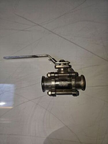 DESCRIPTION: (1) BALL VALVE BRAND/MODEL: FLOW-TEK/S7507 INFORMATION: 316 STAINLESS STEEL RETAIL$: $177.99 SIZE: 1 1/2" QTY: 1