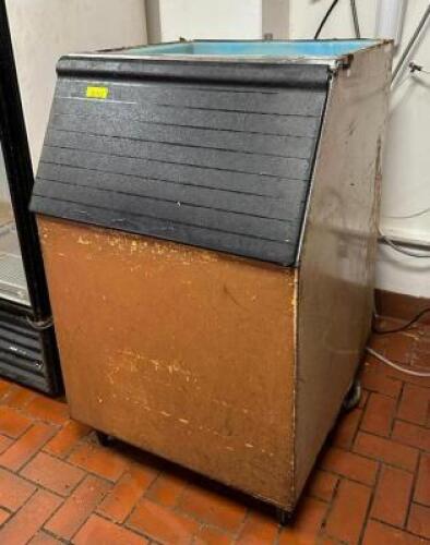 LARGE ICE BIN
