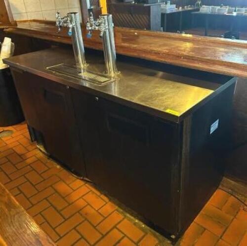 2-DOOR REFRIGERATED KEGERATOR