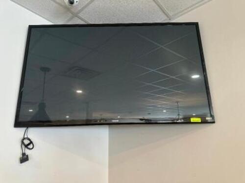 40" TV WITH WALL MOUNT