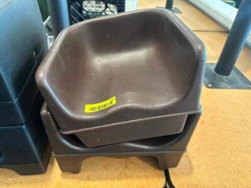(2) - BOOSTER SEATS