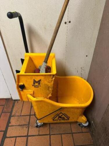 MOP BUCKET