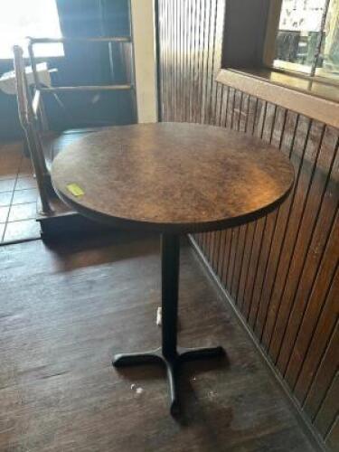 HIGH-TOP TABLE