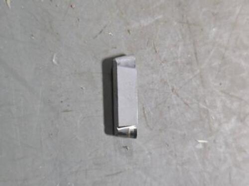 DESCRIPTION: (4) SOLID CARBIDE GROOVING INSERTS BRAND/MODEL: NORTH AMERICAN CARBIDE A4R400M04P00ST RETAIL$: 381 QTY: 4