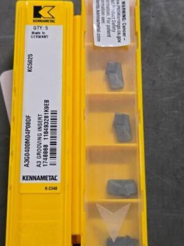 DESCRIPTION: (20) CARBIDE GROOVING INSERTS BRAND/MODEL: KENNAMETAL A3G0400M4SP08DF KC5025 RETAIL$: 402.2 QTY: 20