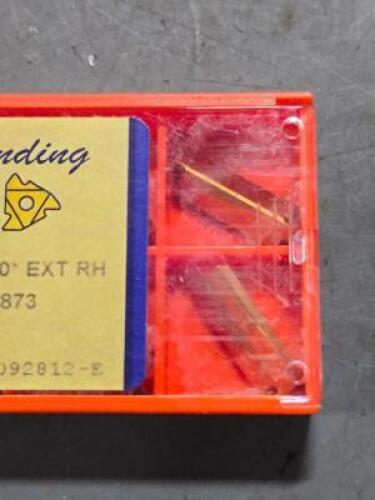 DESCRIPTION: (10) CARBIDE INTERNAL THREADING INSERTS BRAND/MODEL: CARBIDE GRINDING V85 49 3/4TPF 10 RETAIL$: 284.3 QTY: 10