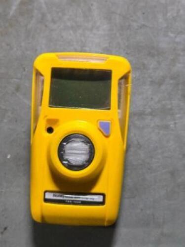DESCRIPTION: (2) BW SINGLE GAS DETECTOR BRAND/MODEL: BW TECHNOLOGIES #BWC2-X RETAIL$: 134.8 QTY: 2