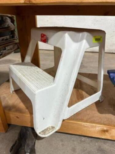 STEP STOOL