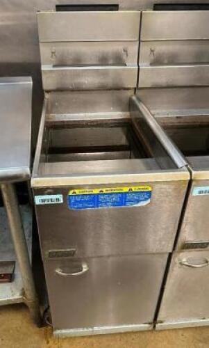 DESCRIPTION PITCO 35 LB. GAS DEEP FRYER. BRAND / MODEL: PITCO 35C+S ADDITIONAL INFORMATION COMES W/ (2) BASKETS. IN GOOD WORKING ORDER. SELLER WILL HA
