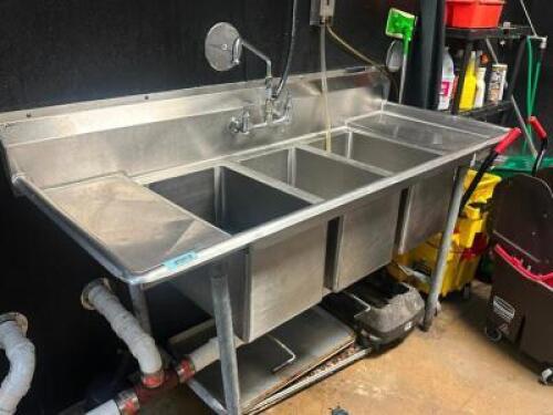DESCRIPTION 66" THREE WELL STAINLESS POT SINK W/ LEFT AND RIGHT DRY BOARD. SINGLE FAUCET. ADDITIONAL INFORMATION W/ DRAIN LEVERS. PERFECT FOR FOOD TRU