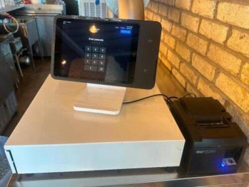 DESCRIPTION SQUARE (4) TERMINAL TOUCH SCREEN POT OF SALE SYSTEM W/ (1) CASH DRAWERS, BRAND / MODEL: SQUARE LOCATION BAR QTY 1