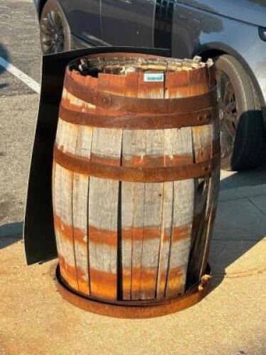 DESCRIPTION DECORATIVE WHISKEY BARREL THIS LOT IS: ONE MONEY SIZE 22" X 35" LOCATION PATIO QTY 1