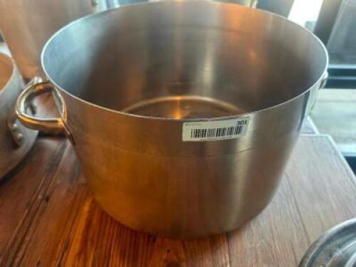 DESCRIPTION 30 QT STAINLESS STOCK POT LOCATION MAIN SEATING QTY 1