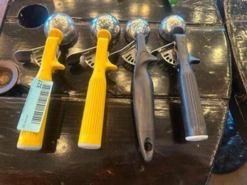 DESCRIPTION (4) ASSORTED FRUIT SCOOPS THIS LOT IS: SOLD BY THE PIECE LOCATION BAR QTY 4