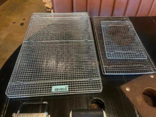 DESCRIPTION (4) ASSORTED WIRE COOLING PANS, THIS LOT IS: ONE MONEY LOCATION BAR QTY 1