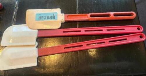 DESCRIPTION (3) LARGE SPATULAS THIS LOT IS: SOLD BY THE PIECE LOCATION MAIN SEATING QTY 3