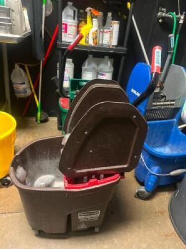 DESCRIPTION MOP BUCKET AND WRINGER LOCATION KITCHEN QTY 1