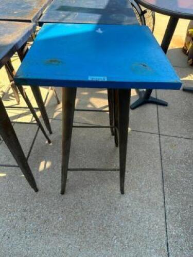 DESCRIPTION (2) 24" X 24" METAL PATIO PUB TABLES ADDITIONAL INFORMATION FAIR TO POOR CONDITION THIS LOT IS: SOLD BY THE PIECE LOCATION PATIO QTY 2