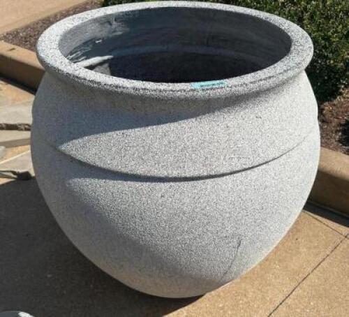 DESCRIPTION 30" TALL HEAVY DUTY PLASTIC COMPOSITE PLANTER LOCATION PATIO QTY 1
