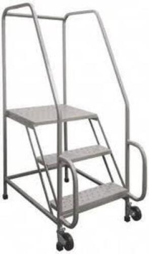 DESCRIPTION: (1) WORKING PLATFORM LADDER BRAND/MODEL: PW PLATFORMS INFORMATION: GRAY, STEEL, DAMAGED LEG, MUST COME IN AND INSPECT SIZE: APPROX 24" X