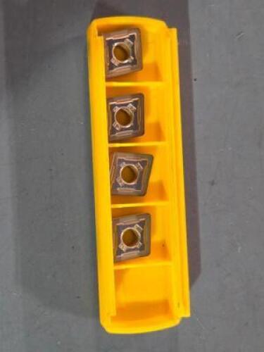 DESCRIPTION: (4) CARBIDE TURNING INSERTS BRAND/MODEL: KENNAMETAL CNMG120412RP RETAIL$: 86.08 QTY: 4