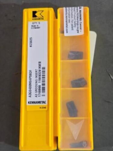 DESCRIPTION: (20) CARBIDE GROOVING INSERTS BRAND/MODEL: KENNAMETAL A3G0400M4SP08DF KC5025 RETAIL$: 402.2 QTY: 20