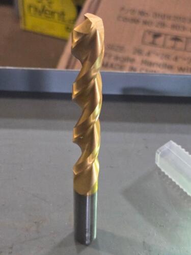 DESCRIPTION: (4) HSS JOBBER DRILL BITS BRAND/MODEL: WESTWARD 6PTA9 SIZE: 15.5mm RETAIL$: 174.8 QTY: 4