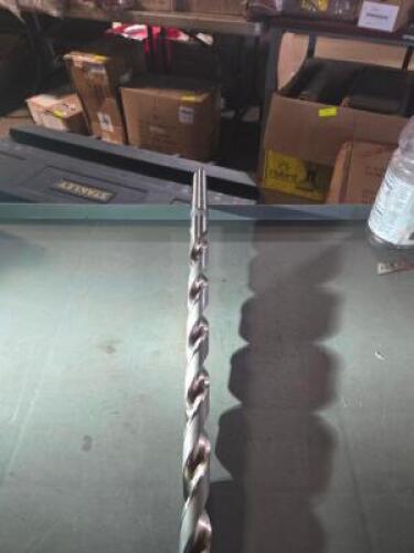 DESCRIPTION: (1) TAPER SHANK DRILL BIT BRAND/MODEL: NACHI LIST651 SIZE: 29/32" X 18" RETAIL$: 169.8 QTY: 1