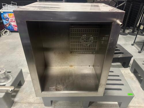 DESCRIPTION AVTEC CHINOOK 40" X 30" STAINLESS CONDENSATION HOOD. BRAND / MODEL: AVTEC CHINOOK LOCATION THEATER QTY 1