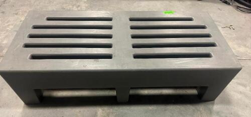 DESCRIPTION 48" HEAVY DUTY PLASTIC DUNNAGE RACK LOCATION THEATER QTY 1